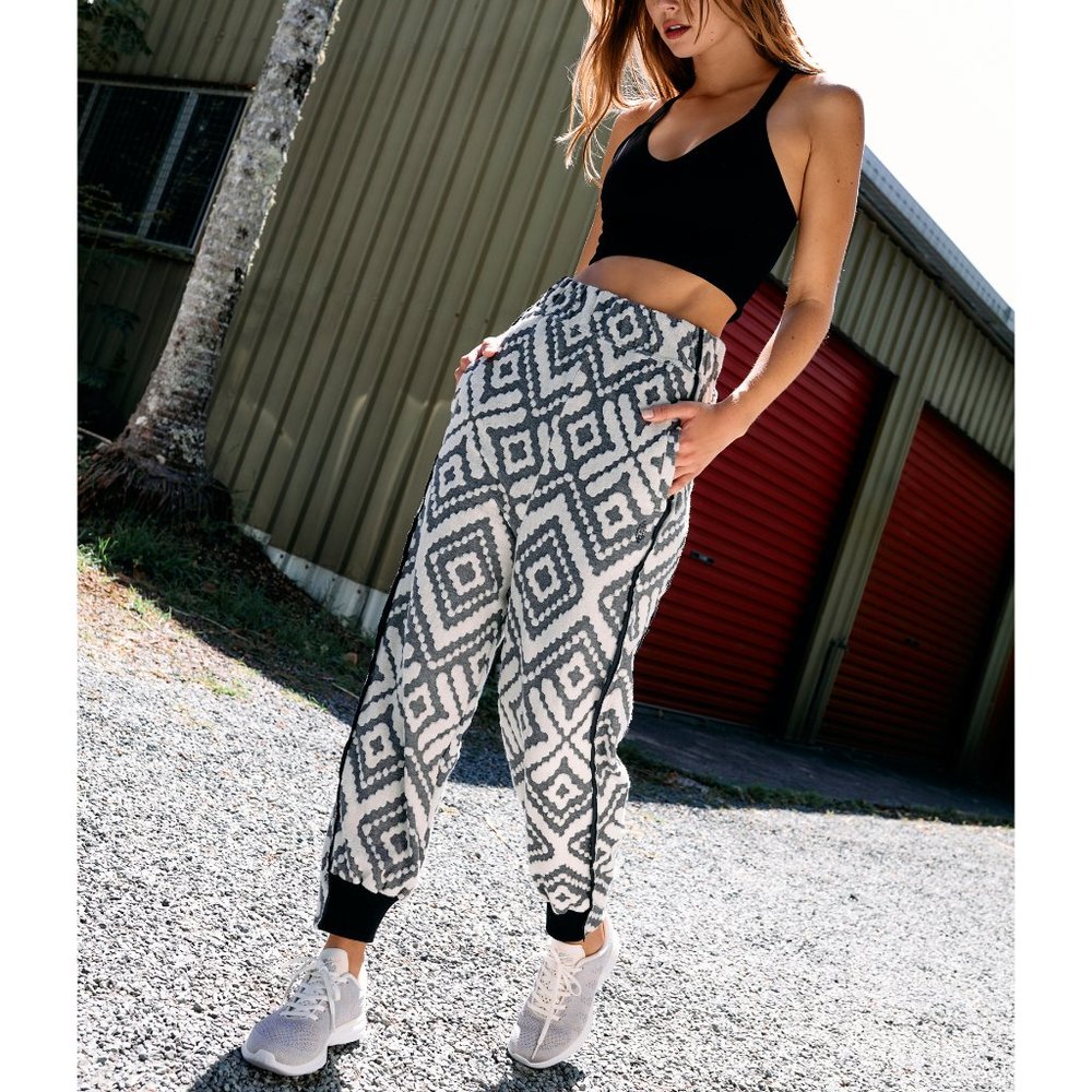 NWT FP Movement Where The Wind Blows Jogger Print